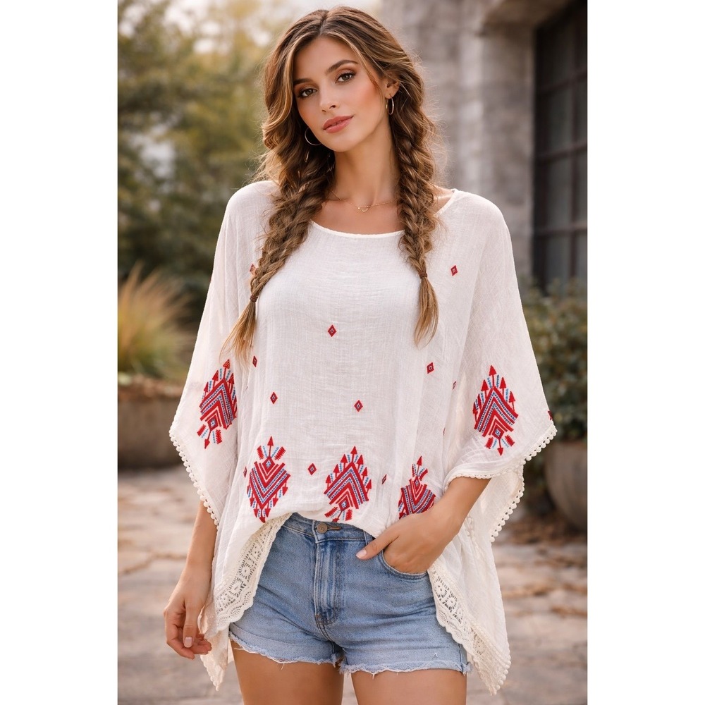 Gibson Latimer Boho Embroidered Poncho Top Crochet Hem Dolman Medium
